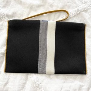 Rothy’s Wristlet Black Mist RETIRED COLOR